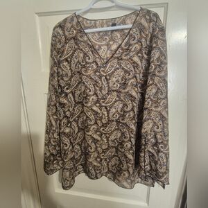 Chic Paisley V-Neck Blouse